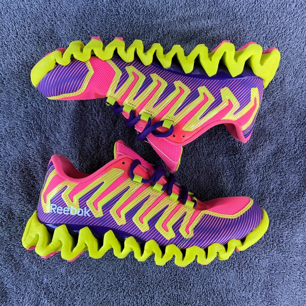 Reebok Zigtech Athletic Shoes Size: 4